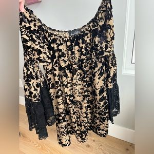 Joseph Ribkoff Ruffle Sleeve Top. Black and beige, size 8